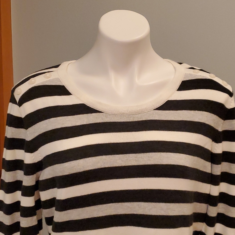 Hanna Andersson Women's Black and White Sweater - Picture 3 of 10